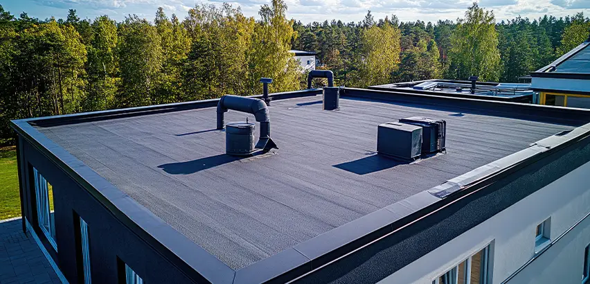 Professional Flat Roof Replacement Services in Edgewood, NM