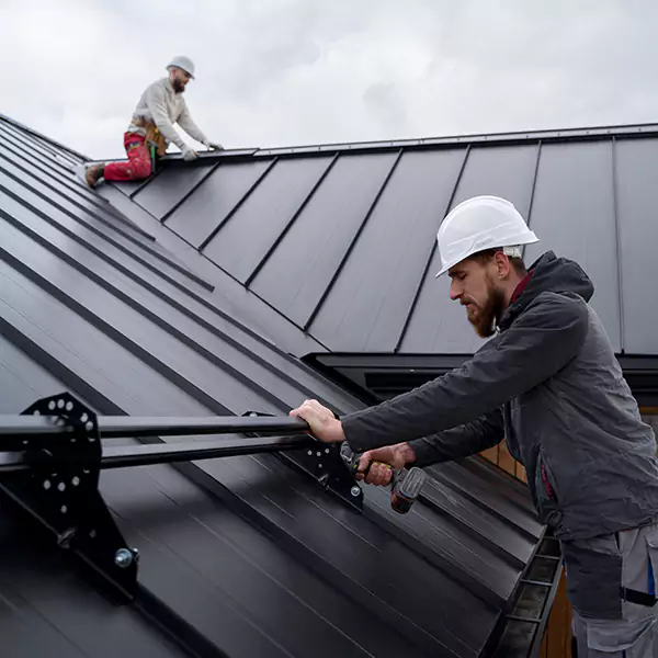 Why Edgewood Property Owners Choose Edgewood Roofing Pro for Metal Roof Repair?